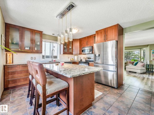 16228 55A Street, Edmonton, AB - Indoor Photo Showing Kitchen With Upgraded Kitchen