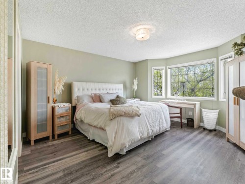16228 55A Street, Edmonton, AB - Indoor Photo Showing Bedroom