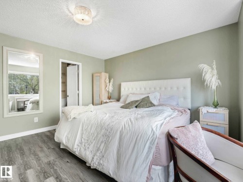16228 55A Street, Edmonton, AB - Indoor Photo Showing Bedroom