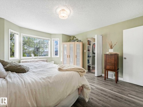 16228 55A Street, Edmonton, AB - Indoor Photo Showing Bedroom
