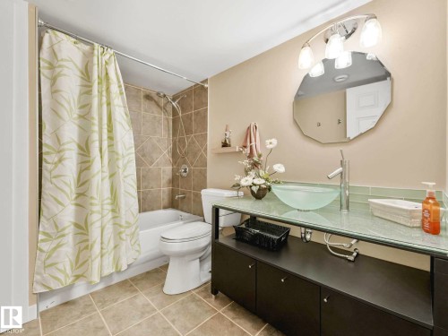 16228 55A Street, Edmonton, AB - Indoor Photo Showing Bathroom