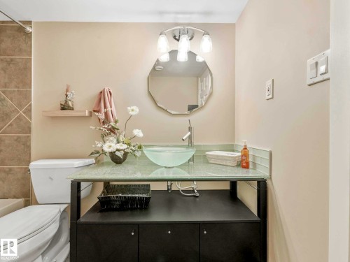 16228 55A Street, Edmonton, AB - Indoor Photo Showing Bathroom