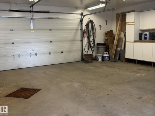 16228 55A Street, Edmonton, AB - Indoor Photo Showing Garage