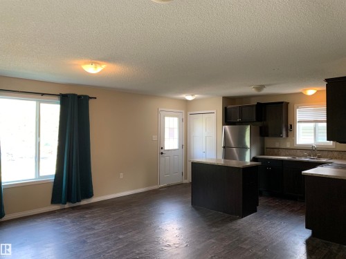 11824 93 Street, Edmonton, AB - Indoor Photo Showing Kitchen