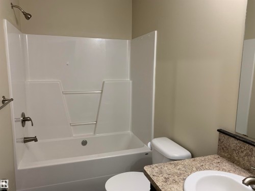 11824 93 Street, Edmonton, AB - Indoor Photo Showing Bathroom