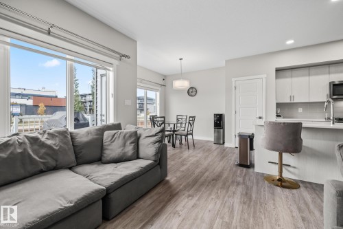 2024 160 Street Sw, Edmonton, AB - Indoor Photo Showing Living Room