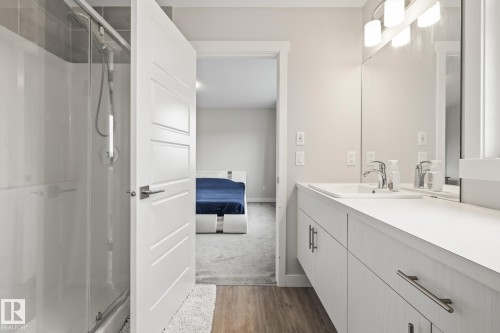 2024 160 Street Sw, Edmonton, AB - Indoor Photo Showing Bathroom
