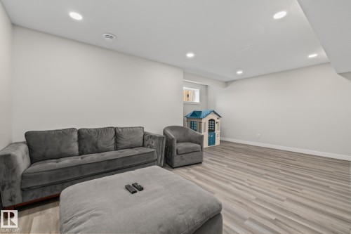 2024 160 Street Sw, Edmonton, AB - Indoor