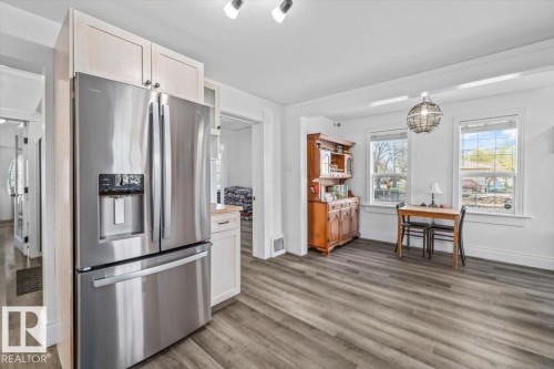 4813 53 Avenue, Stony Plain, AB - Indoor Photo Showing Kitchen