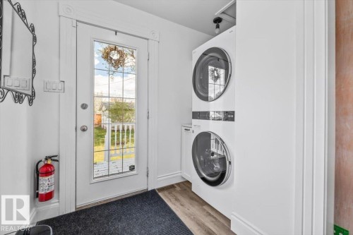 4813 53 Avenue, Stony Plain, AB - Indoor Photo Showing Laundry Room