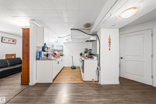 115 Warwick Road, Edmonton, AB - Indoor Photo Showing Other Room