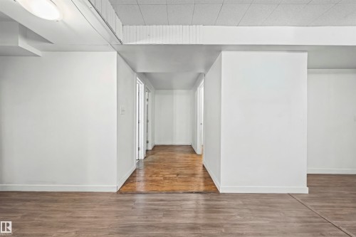 115 Warwick Road, Edmonton, AB - Indoor Photo Showing Other Room