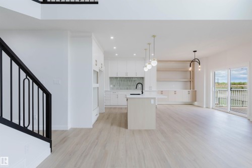 226 Edgemont Green, Edmonton, AB - Indoor Photo Showing Kitchen