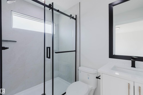 226 Edgemont Green, Edmonton, AB - Indoor Photo Showing Bathroom