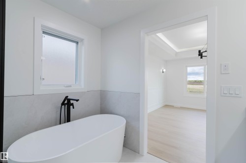 226 Edgemont Green, Edmonton, AB - Indoor Photo Showing Bathroom