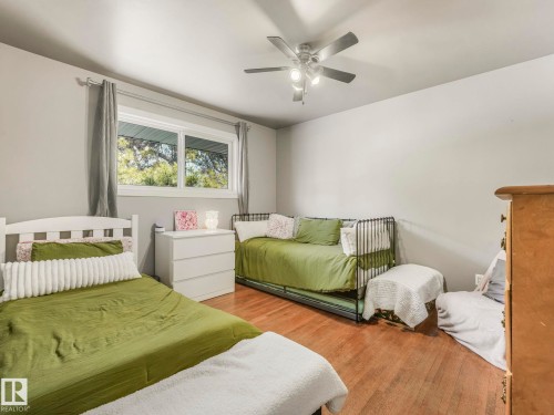 5406 46 Avenue, Wetaskiwin, AB - Indoor Photo Showing Bedroom