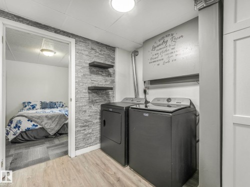 5406 46 Avenue, Wetaskiwin, AB - Indoor Photo Showing Laundry Room