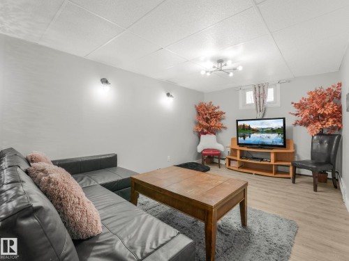 5406 46 Avenue, Wetaskiwin, AB - Indoor