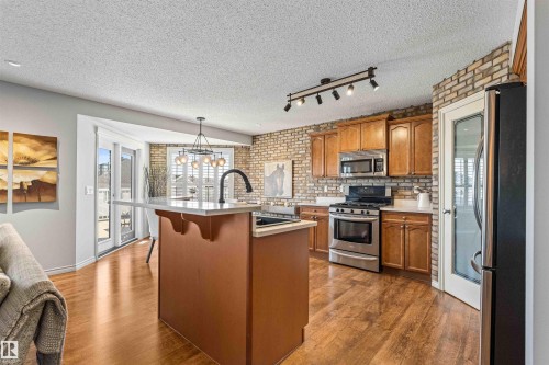 68 Greystone Crescent, Spruce Grove, AB - Indoor Photo Showing Kitchen