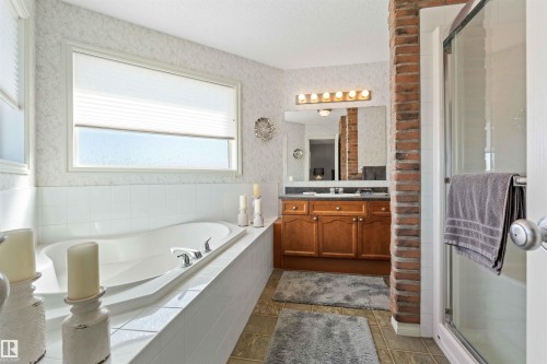 68 Greystone Crescent, Spruce Grove, AB - Indoor Photo Showing Bathroom