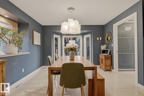 6310 109A Street, Edmonton, AB - Indoor Photo Showing Dining Room