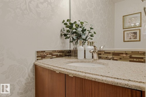 6310 109A Street, Edmonton, AB - Indoor Photo Showing Bathroom