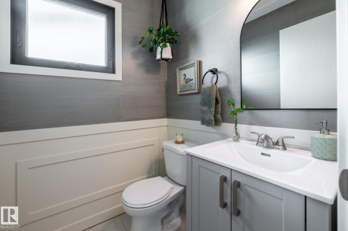 3615 43 Avenue, Edmonton, AB - Indoor Photo Showing Bathroom