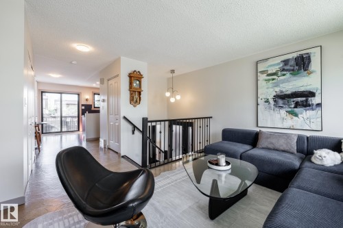 3615 43 Avenue, Edmonton, AB - Indoor Photo Showing Living Room