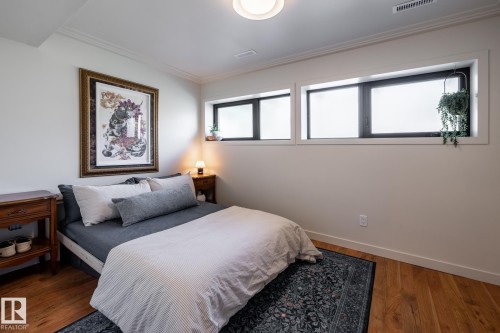 3615 43 Avenue, Edmonton, AB - Indoor Photo Showing Bedroom