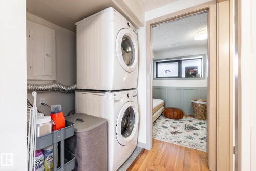 3615 43 Avenue, Edmonton, AB - Indoor Photo Showing Laundry Room