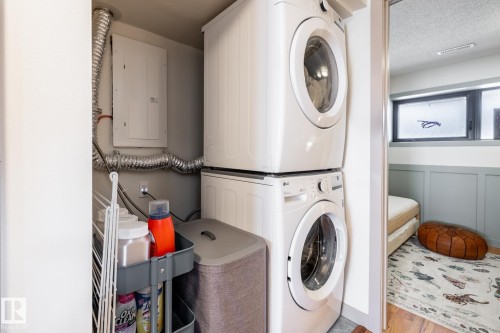 3615 43 Avenue, Edmonton, AB - Indoor Photo Showing Laundry Room