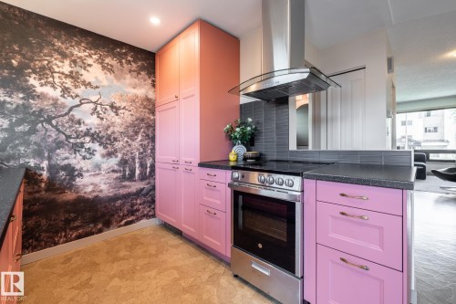 3615 43 Avenue, Edmonton, AB - Indoor Photo Showing Kitchen