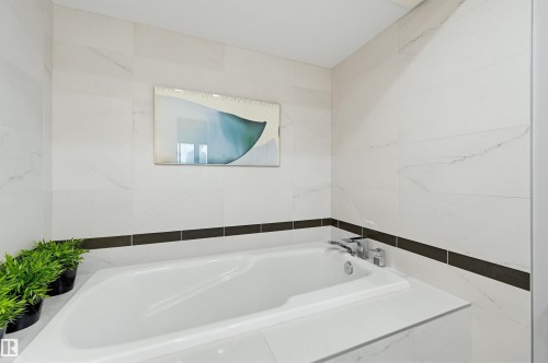 1704 11503 100 Avenue, Edmonton, AB - Indoor Photo Showing Bathroom