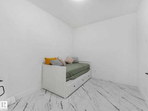 Image quality insufficient for description - 16307 19 Avenue, Edmonton, AB - Indoor Photo Showing Other Room