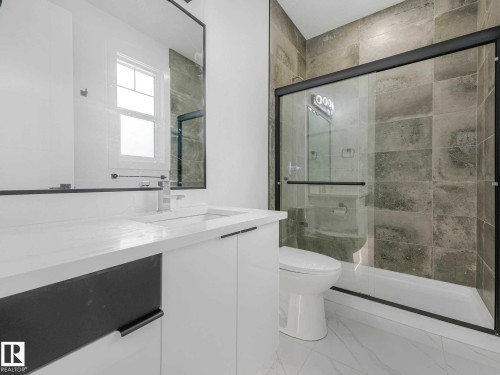 Image quality insufficient for description - 16307 19 Avenue, Edmonton, AB - Indoor Photo Showing Bathroom