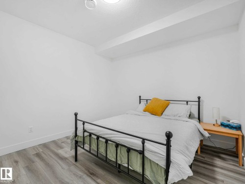 Image quality insufficient for description - 16307 19 Avenue, Edmonton, AB - Indoor Photo Showing Bedroom