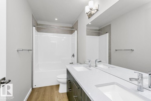 6239 29 Avenue, Edmonton, AB - Indoor Photo Showing Bathroom