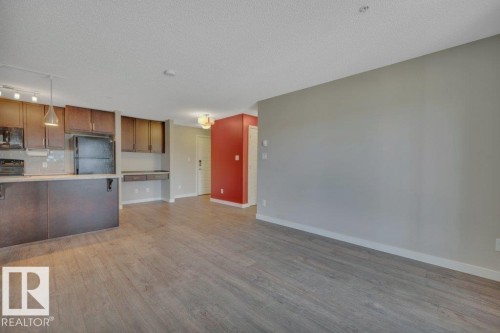 206 5510 Schonsee Drive, Edmonton, AB - Indoor Photo Showing Kitchen