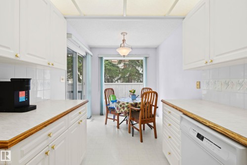 12 9718 176 Street, Edmonton, AB - Indoor Photo Showing Kitchen