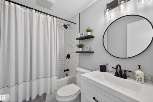 5 Arlington Drive, St. Albert, AB - Indoor Photo Showing Bathroom