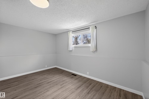 5 Arlington Drive, St. Albert, AB - Indoor Photo Showing Other Room