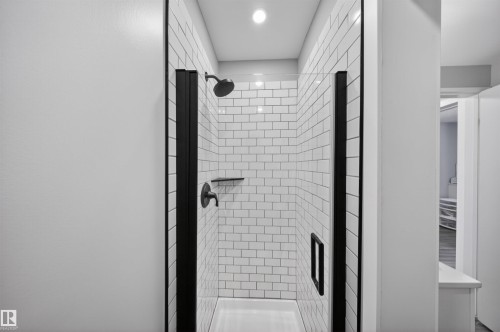 5 Arlington Drive, St. Albert, AB - Indoor