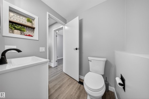 5 Arlington Drive, St. Albert, AB - Indoor Photo Showing Bathroom