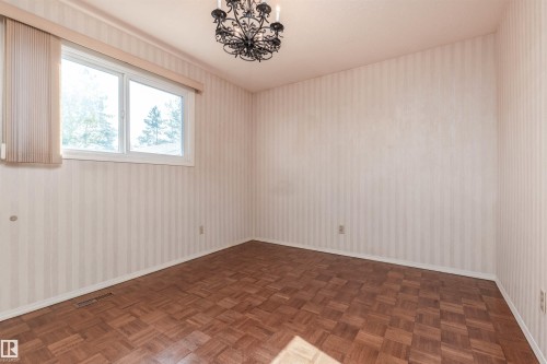 13319 30 Street Nw, Edmonton, AB - Indoor Photo Showing Other Room