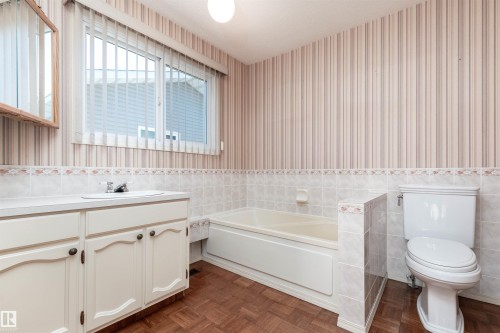 13319 30 Street Nw, Edmonton, AB - Indoor Photo Showing Bathroom