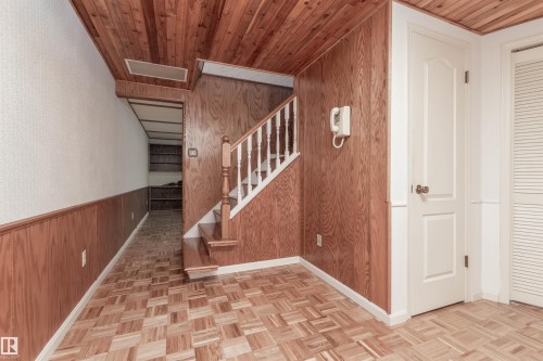 13319 30 Street Nw, Edmonton, AB - Indoor Photo Showing Other Room