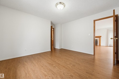 604 Revell Wynd, Edmonton, AB - Indoor Photo Showing Other Room