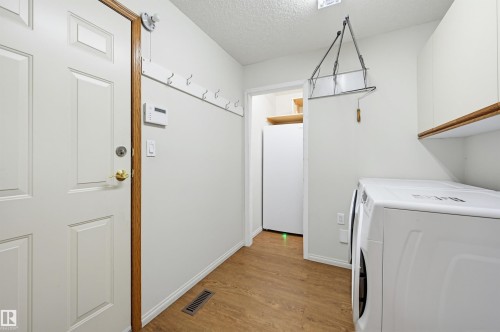 604 Revell Wynd, Edmonton, AB - Indoor Photo Showing Laundry Room