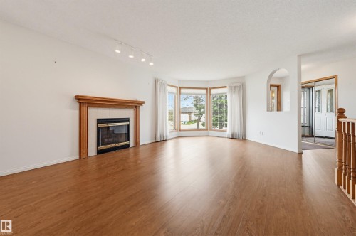 604 Revell Wynd, Edmonton, AB - Indoor Photo Showing Living Room With Fireplace
