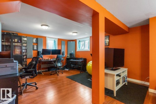 9908 87 Avenue, Edmonton, AB - Indoor